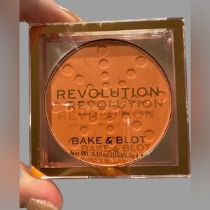 Revolution Orange Bake & Blot Powder